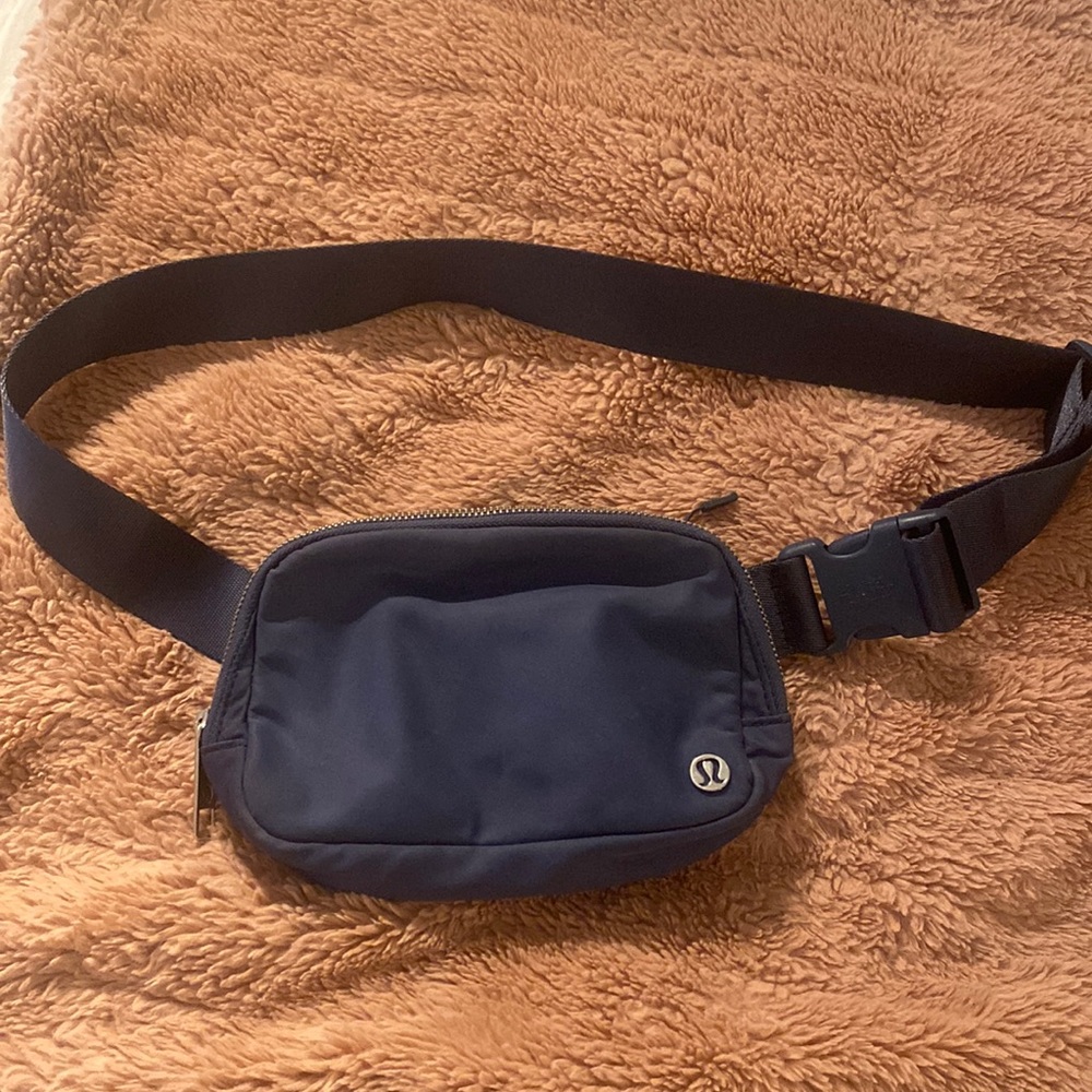 Lulu lemon fanny pack